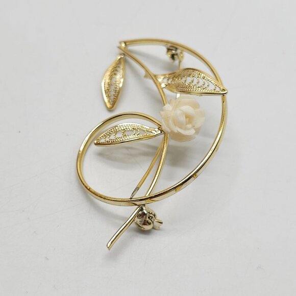 Vintage Gold Tone Brooch White Carved Celluloid Rose Filigree Leaf Design - Picture 2 of 4